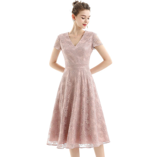 D062-1 女装花卉蕾丝 V 领小肩袖喇叭形中长晚礼服连衣裙