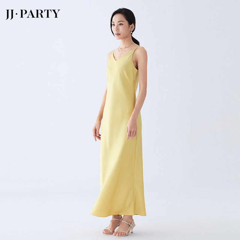 A410 女装纯色缎布吊带A 字长连衣裙