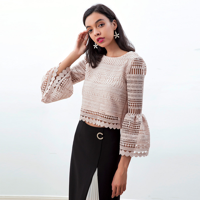 T228-1 女士几何条纹刺绣蕾丝喇叭袖派對短上衣