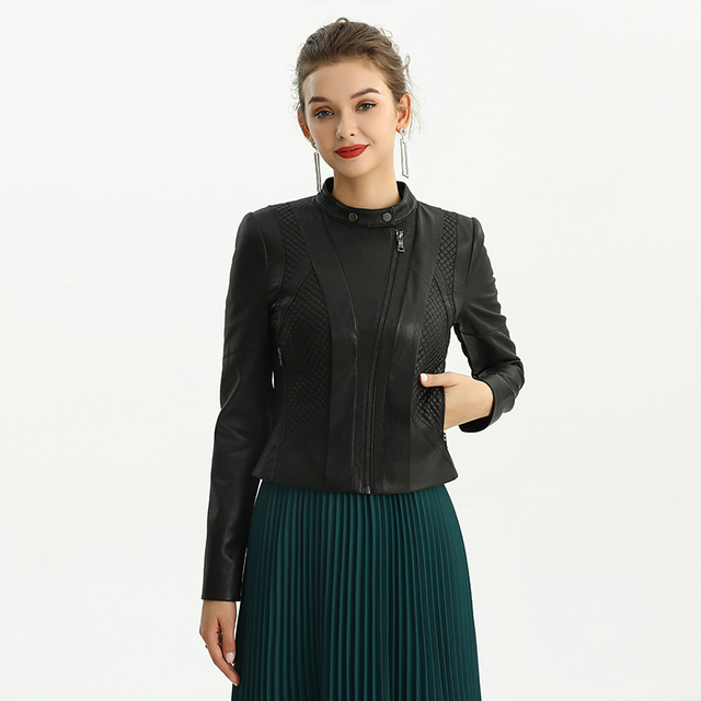 J215 女装人造皮革绗缝拼接短款机车夹克