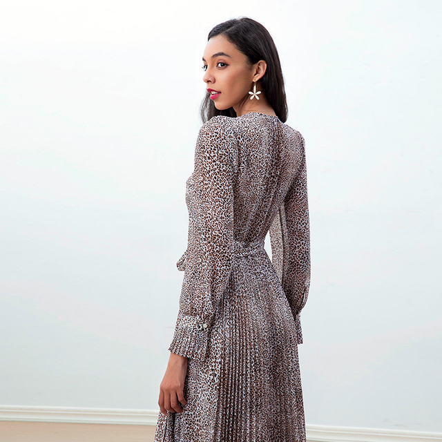 D262 女装豹点印花雪纺长泡泡袖裹身设计太阳褶中长连衣裙