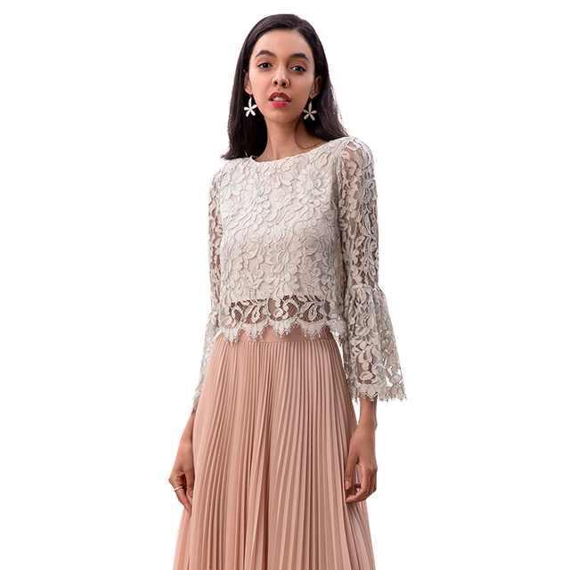 T228女士花卉蕾丝长喇叭袖扇贝下摆派對短上衣