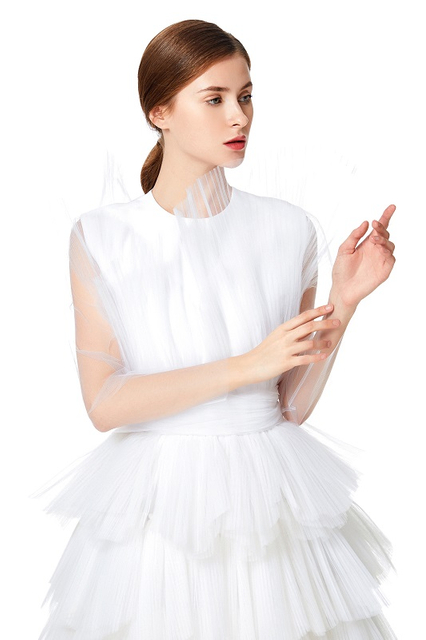 D132 女童丝绒圆领上衣